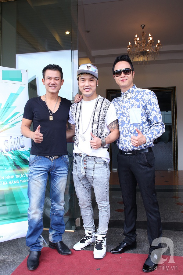 Ưng Hoàng Phúc tươi rói bên bạn gái xinh đẹp 7