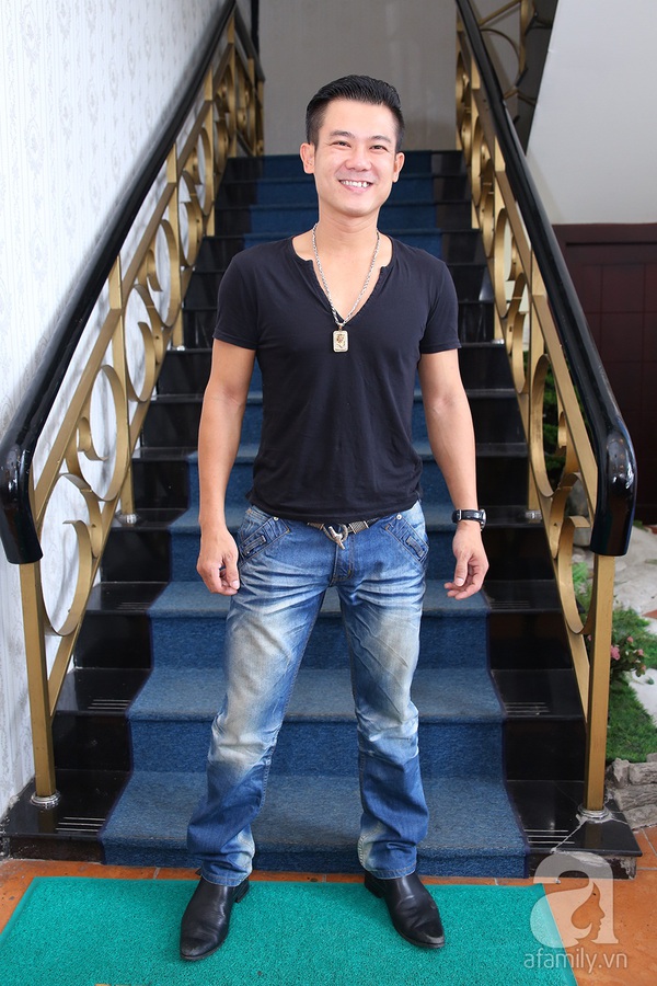 Ưng Hoàng Phúc tươi rói bên bạn gái xinh đẹp 6