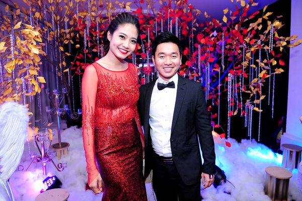 Hoa hậu Trần Thị Quỳnh đưa con gái nhỏ cùng dự sự kiện 5
