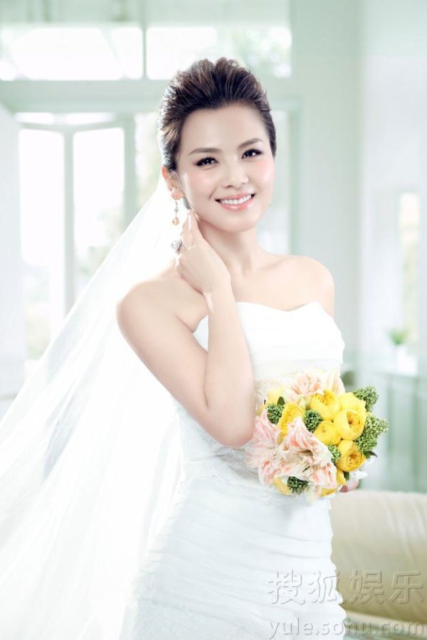 “Nàng A Châu” Lưu Đào đẹp lung linh khi khoác váy cô dâu  1