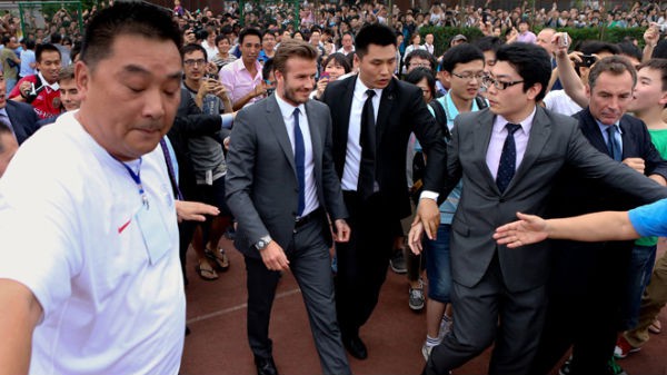 Fan Trung Quốc hỗn loạn vì “cuồng” David Beckham  2