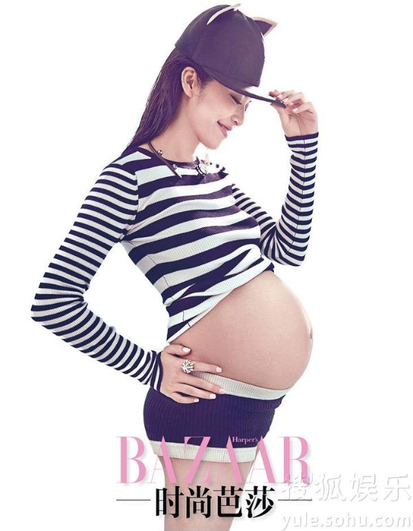 &ldquo;Mỹ nh&acirc;n miệng rộng&rdquo; tươi trẻ d&ugrave; bụng bầu 7 th&aacute;ng 7