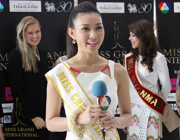 Những hình ảnh đầu tiên của Bích Khanh tại Miss Grand International 2013
