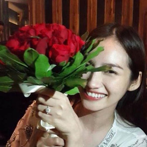 Nhẫn đính hôn siêu khủng của sao Việt4 Nhẫn đính hôn siêu khủng của sao Việt4