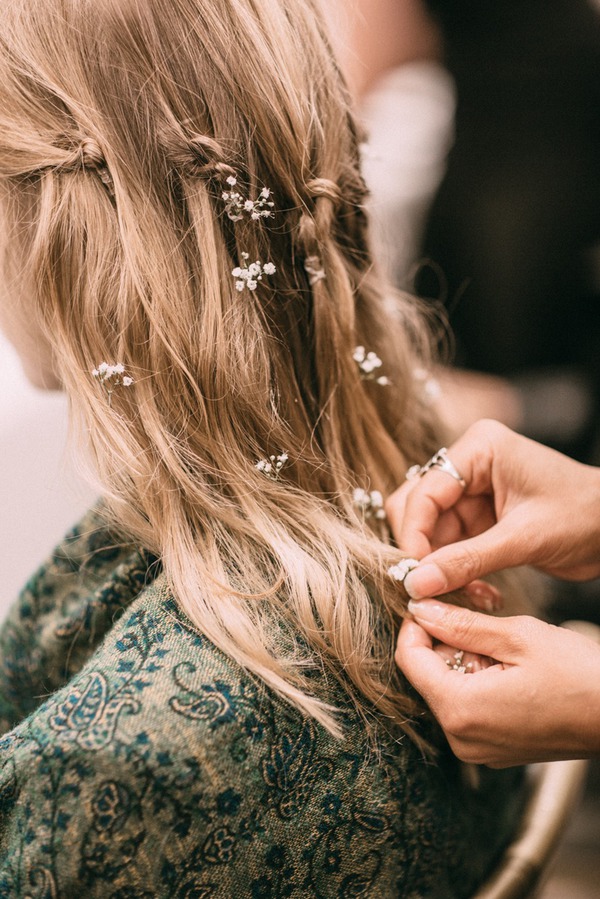 Phụ diện đẹp & lạ cho mái tóc giúp cô dâu thêm lộng lẫy  9