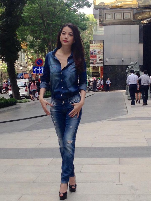 H&agrave; Hồ, Trương Ngọc &Aacute;nh mỗi người một vẻ với street style 