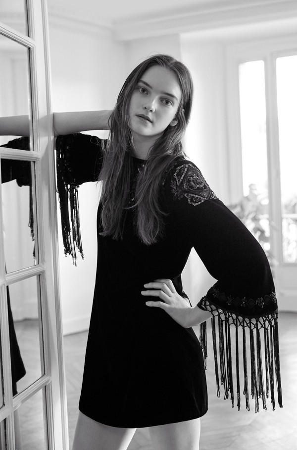 Lookbook đậm chất m&ugrave;a lễ hội của 3 thương hiệu quen thuộc  14