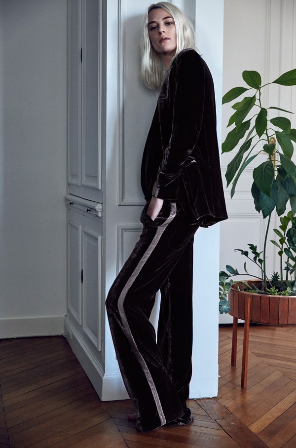 Lookbook đậm chất m&ugrave;a lễ hội của 3 thương hiệu quen thuộc  18