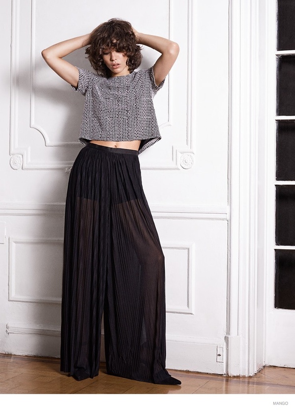 Lookbook đậm chất m&ugrave;a lễ hội của 3 thương hiệu quen thuộc  6