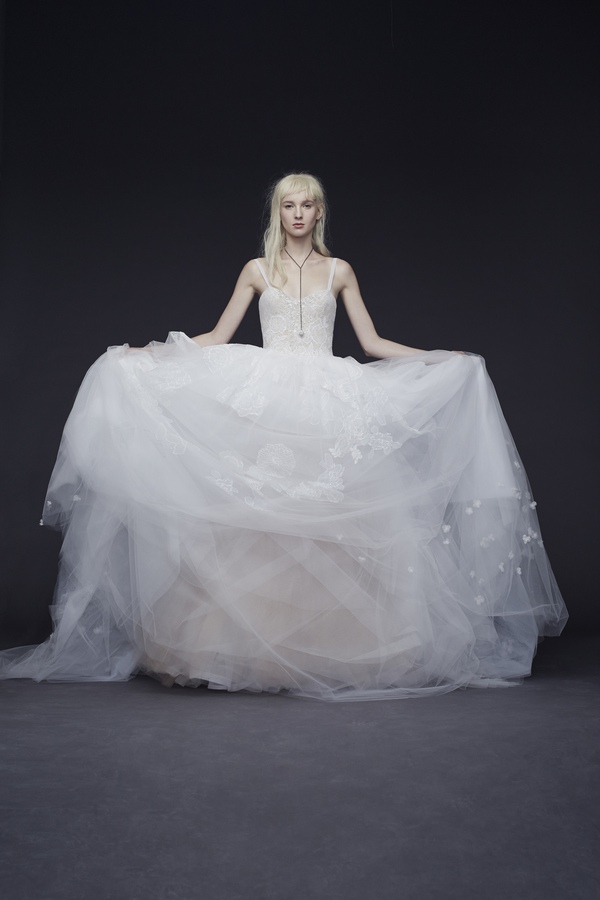Ngất ngây với 3 BST váy cưới lộng lẫy và tinh tế mùa Thu 2015  12