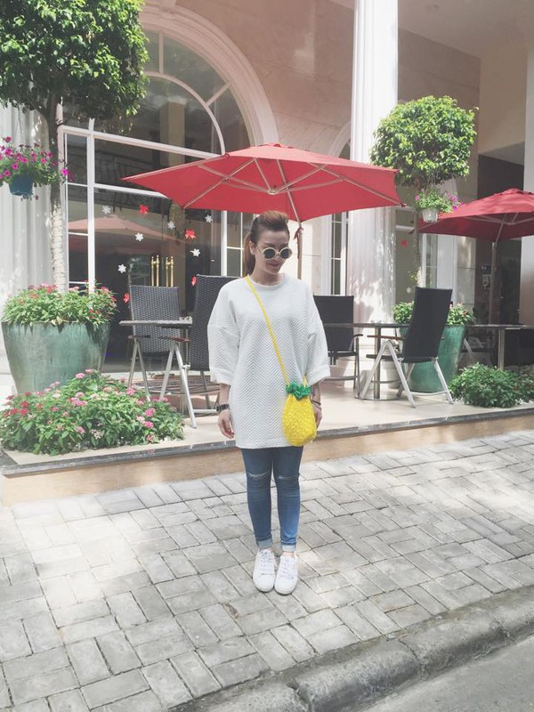 Sao Việt đa phong c&aacute;ch với đồ kẻ trong street style tuần qua 14