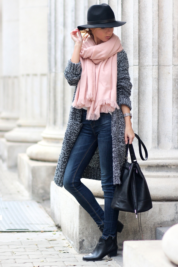 Street style s&agrave;nh điệu với đồ jean của c&aacute;c qu&yacute; c&ocirc; Ch&acirc;u &Acirc;u 11
