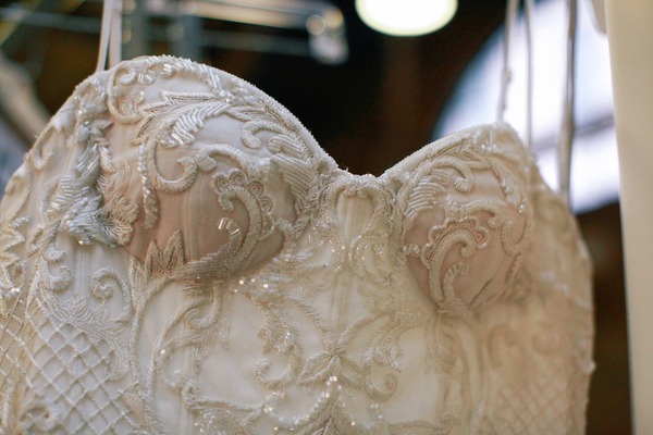 Dự đoán chiếc váy chính thức Thủy Tiên sẽ mặc khi làm lễ cưới 16