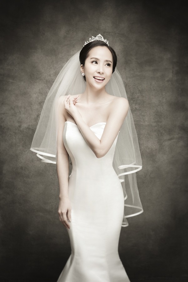Những bộ váy cưới lộng lẫy nhất showbiz Việt năm 2014 21