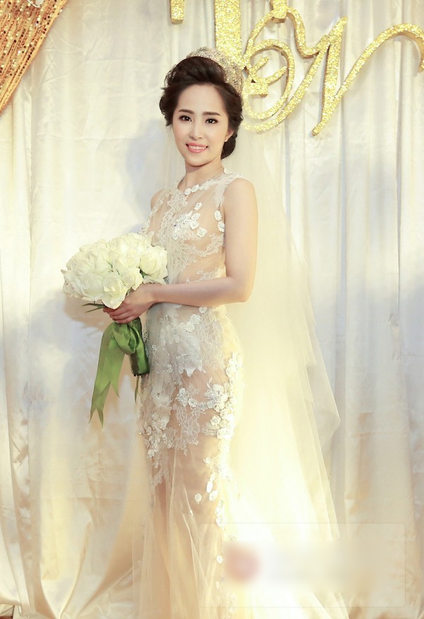 Những bộ váy cưới lộng lẫy nhất showbiz Việt năm 2014 18