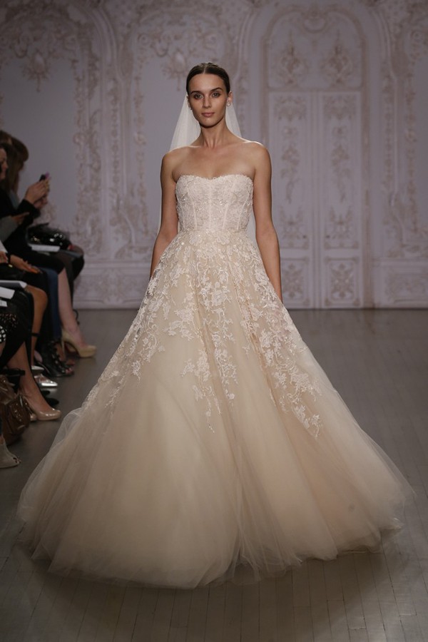 Ngất ngây với 3 BST váy cưới lộng lẫy và tinh tế mùa Thu 2015  22