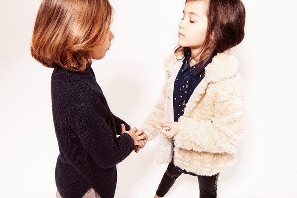 Chọn đồ sành điệu cho bé với lookbook cuối năm của Zara, H&M... 23