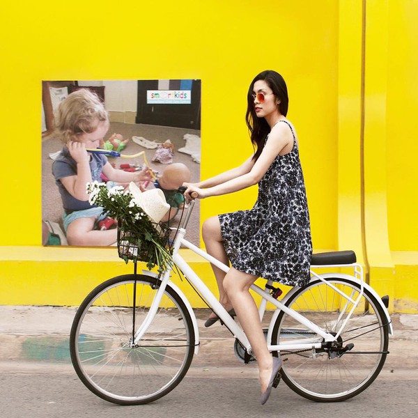 street style sau sinh của H&agrave; Tăng 