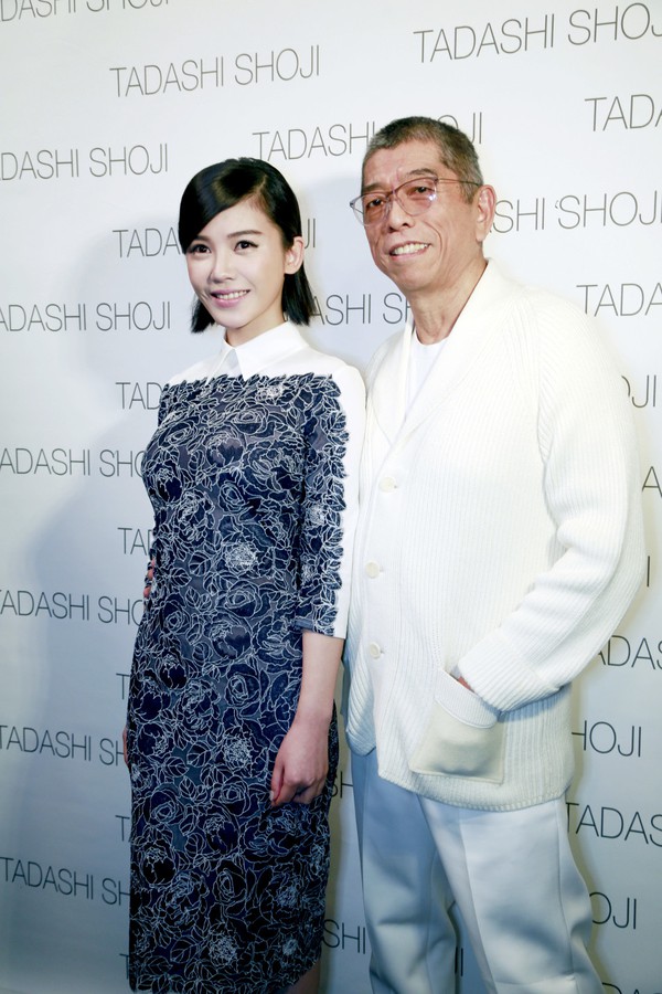 Vợ Đan Trường cùng loạt sao châu Á làm khách mời tại New York Fashion Week 12