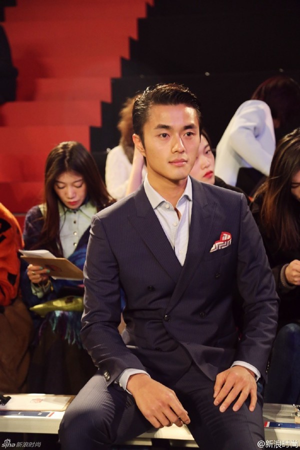Vợ Đan Trường cùng loạt sao châu Á làm khách mời tại New York Fashion Week 28