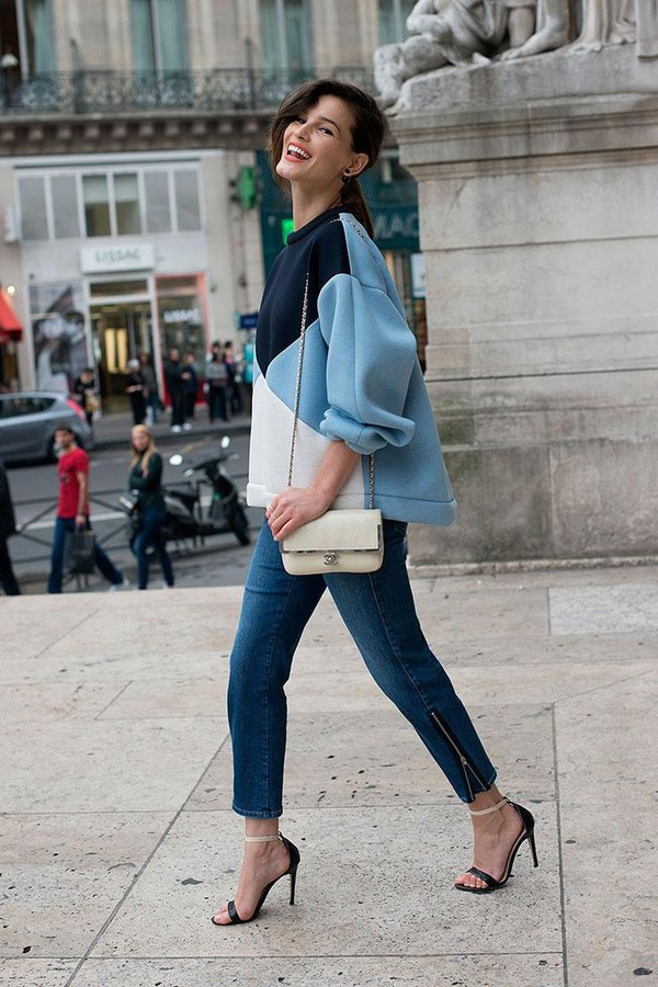 Mẹo thử đồ giúp bạn lựa được dáng quần jeans chuẩn với thân hình 1 Mẹo thử đồ giúp bạn lựa được dáng quần jeans chuẩn với thân hình 1