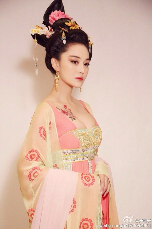 Sốc với mặt mộc nhăn nheo và quầng thâm của dàn mỹ nhân Võ Tắc Thiên 12 Sốc với mặt mộc nhăn nheo và quầng thâm của dàn mỹ nhân Võ Tắc Thiên 12