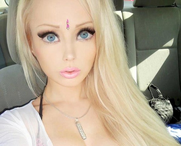 Những cô nàng "búp bê Barbie sống" nổi tiếng thế giới 2