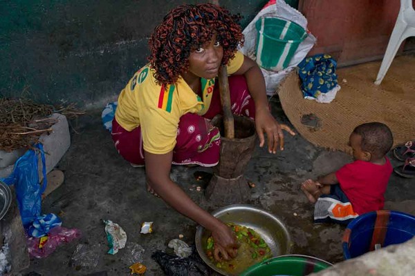 Bên trong khu ổ chuột Ebola: Thiếu nước sạch để ngăn ngừa sự lây lan  2