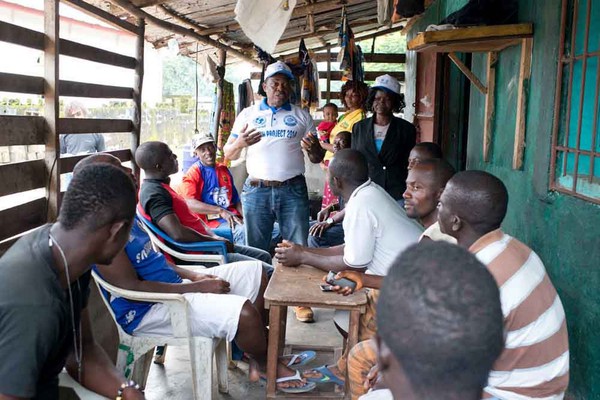 Bên trong khu ổ chuột Ebola: Thiếu nước sạch để ngăn ngừa sự lây lan  3