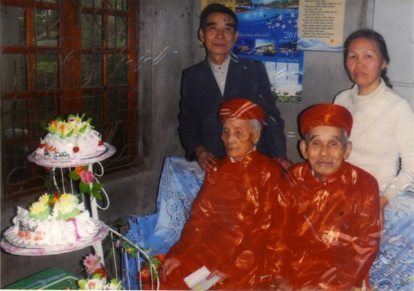 Xác lập thêm cặp vợ chồng cao tuổi nhất Việt Nam 1