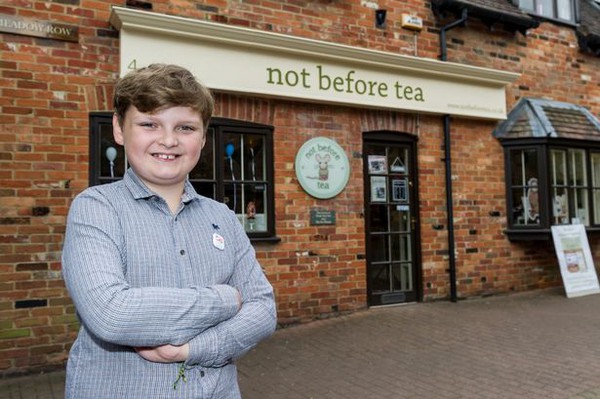 Cậu bé 10 tuổi trở thành doanh nhân trẻ nhất nước Anh  1