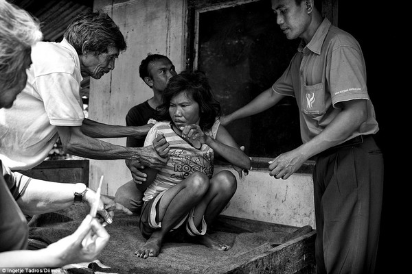 Ám ảnh cuộc sống địa ngục của những bệnh nhân tâm thần ở Bali 19