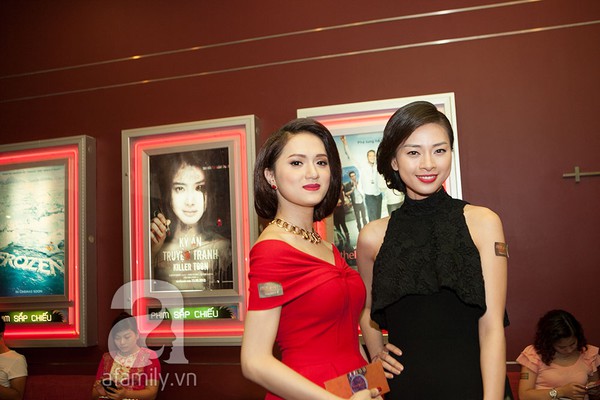 Hương Giang Idol - Ngô Thanh Vân đọ sắc với đỏ - đen 1 Hương Giang Idol - Ngô Thanh Vân đọ sắc với đỏ - đen 1