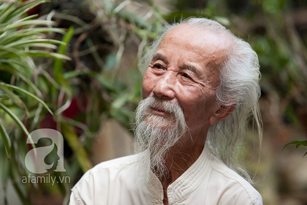 Cuộc đời lận đận của ông lão tóc bạc thân quen trong phim Việt 10
