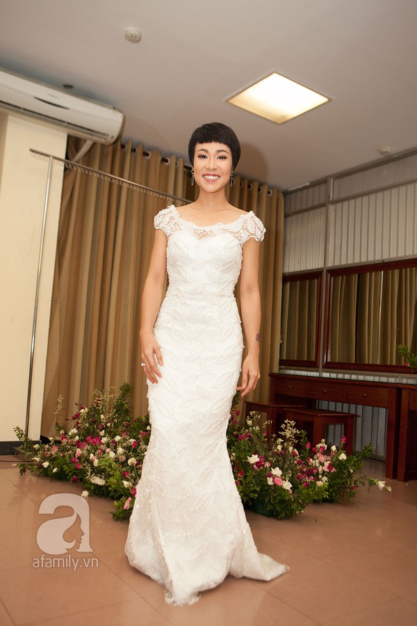 Hồng Nhung váy quây điệu đà tự tin ở tuổi 43  5