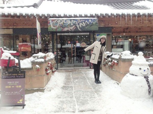 Hoa hậu Ngọc Hân phấn chấn trong lần đầu đi trượt tuyết 2