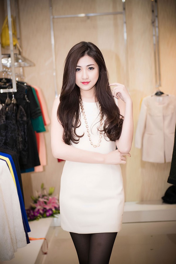 Á hậu Tú Anh phong phanh trong giá lạnh Lào Cai 2 Á hậu Tú Anh phong phanh trong giá lạnh Lào Cai 2