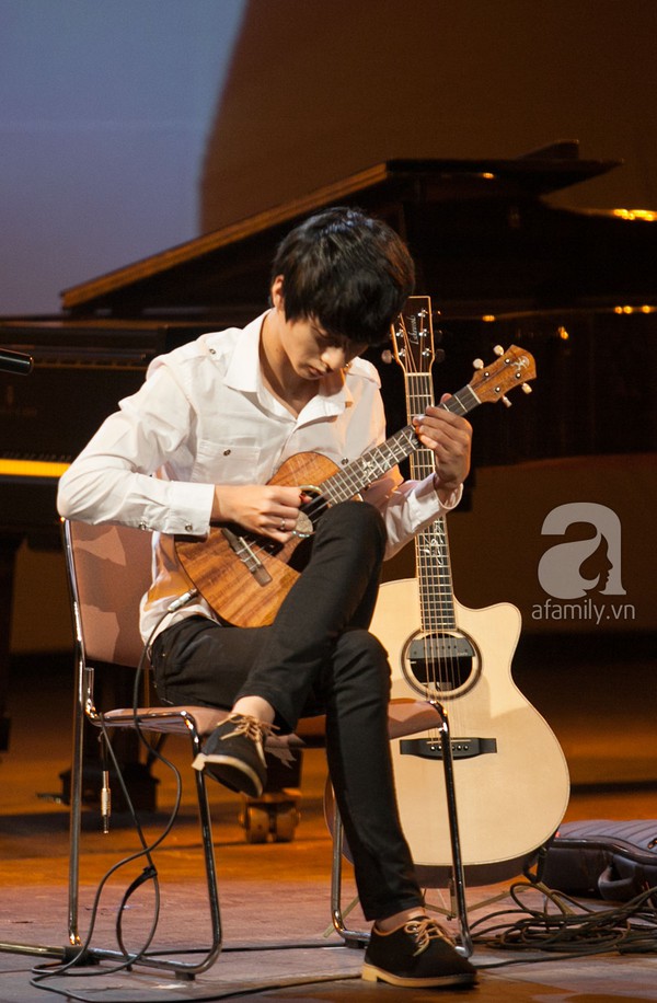 Thần đồng guitar Hàn Quốc quyến rũ khán giả Việt  2