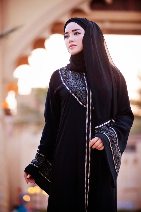 Lý Nhã Kỳ lạ mắt với trang phục phụ nữ Hồi giáo 7