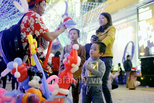 Chùm ảnh: Người Hà Nội vui Noel trong tiết trời lạnh giá 20