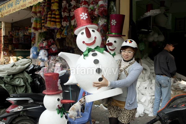 Hà Nội: Đồ trang trí thủ công đắt khách dịp Noel 14