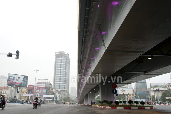 Sáng nay, cầu vượt Trần Duy Hưng – Nguyễn Chí Thanh chính thức thông xe 4