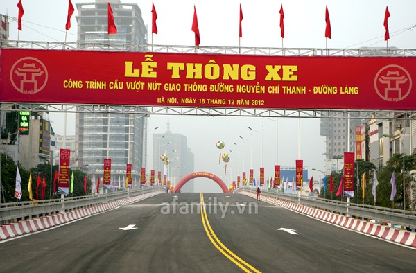 Sáng nay, cầu vượt Trần Duy Hưng – Nguyễn Chí Thanh chính thức thông xe 3