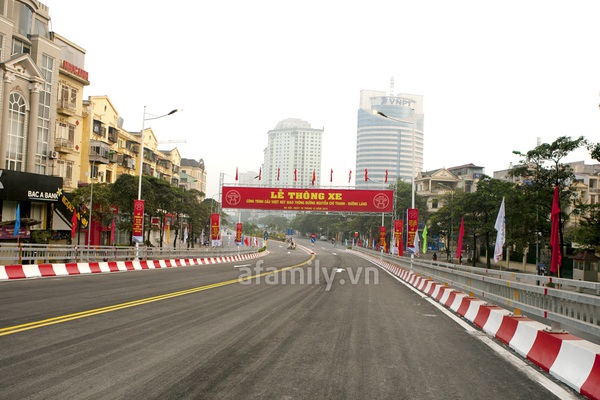 Sáng nay, cầu vượt Trần Duy Hưng – Nguyễn Chí Thanh chính thức thông xe 5