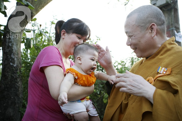 H&agrave; Nội: Tưng bừng lễ hội rước Phật trong ng&agrave;y lễ Phật Đản 20