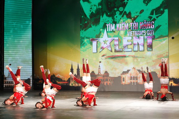 Vietnam's Got Talent: Khán giả cười ngất vì Huy Tuấn 
