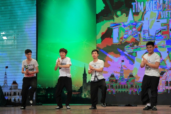 Giám khảo Got Talent phát sốt vì bé 12 tuổi Giám khảo Got Talent phát sốt vì bé 12 tuổi