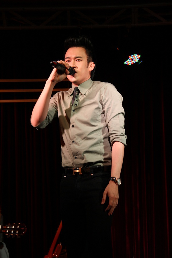 Liveshow 9 The Voice: Hương Tr&agrave;m thử sức với nhạc Trịnh 3