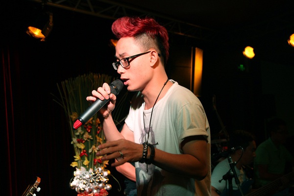 Liveshow 9 The Voice: Hương Tr&agrave;m thử sức với nhạc Trịnh 8