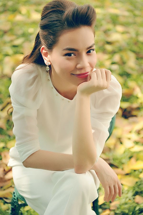Hồ Quỳnh Hương bất ngờ trở lại showbiz với The Voice 10 Hồ Quỳnh Hương bất ngờ trở lại showbiz với The Voice 10